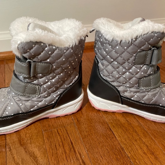 Carters Girls Snow Boots Size 12 Gray/White/Pink Polka Dot Fur Trim - Picture 2 of 8